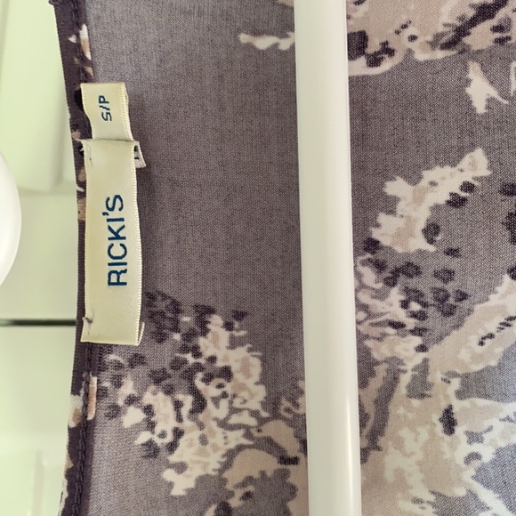 Ricki’s purple ruffle blouse - Picture 3 of 3